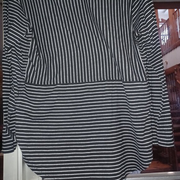 Faded Glory Women's Pullover Top S (4-6) Black & White Stripes - Picture 2 of 4